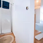 Vila Cavatul