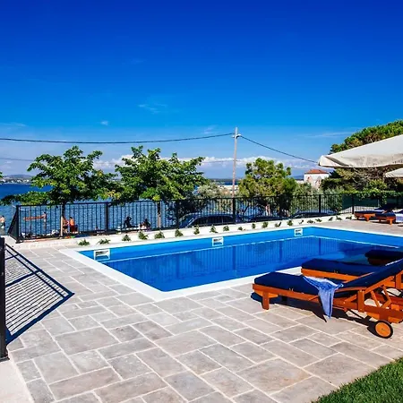 Cavatul *