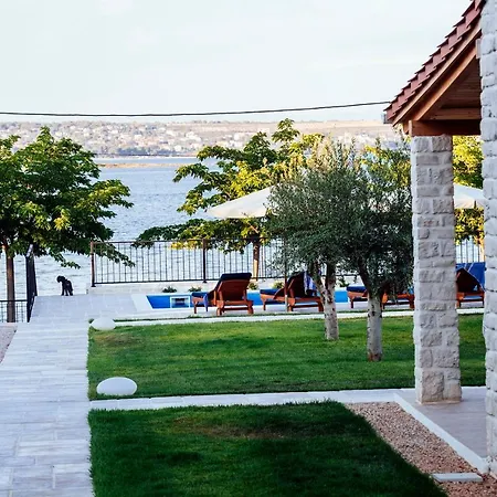 Вилла Cavatul Kraj (Zadar)
