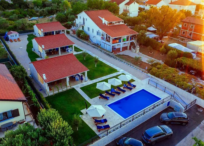 Cavatul Вилла