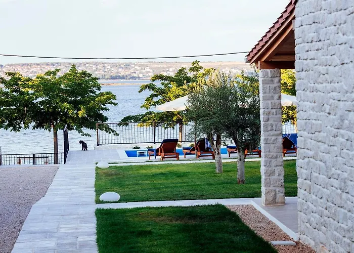 Вилла Cavatul Kraj (Zadar)