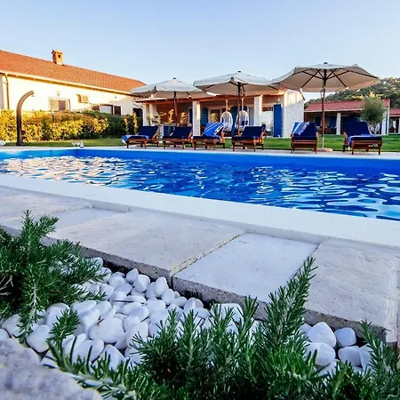 Cavatul Villa Kraj (Zadar)