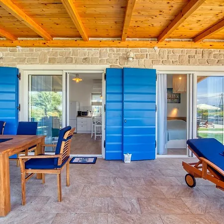 Villa Cavatul Kraj (Zadar)